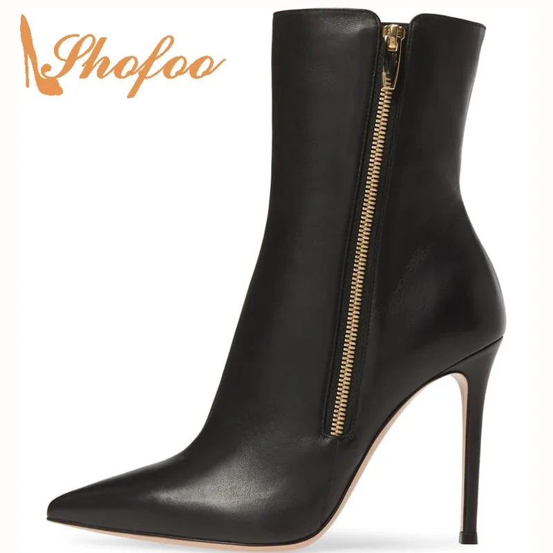 

Черные ботильоны на шпильке; женские зимние ботинки на молнии на очень высоком тонком каблуке с острым носком; модная обувь; большие размеры...