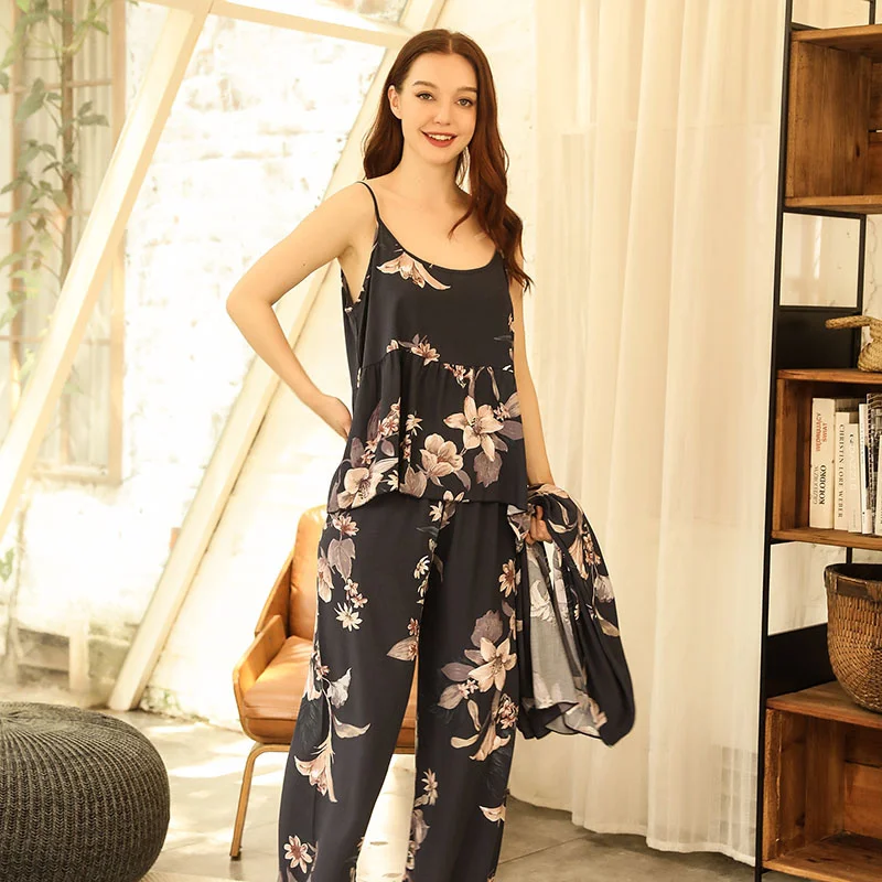 

Women Comfort Soft Loose Rayon Pajamas Set Elegant Floral Printed 2020 Spring And Autumn New Ladies Homewear Tender Casual Wear