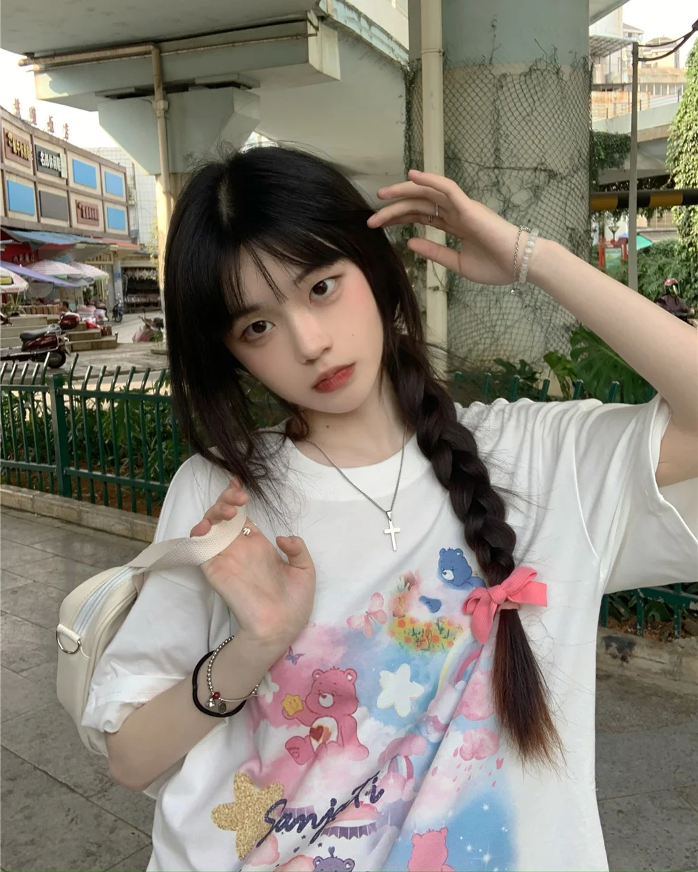 Женская Корейская футболка с мультяшным принтом свободная круглым вырезом