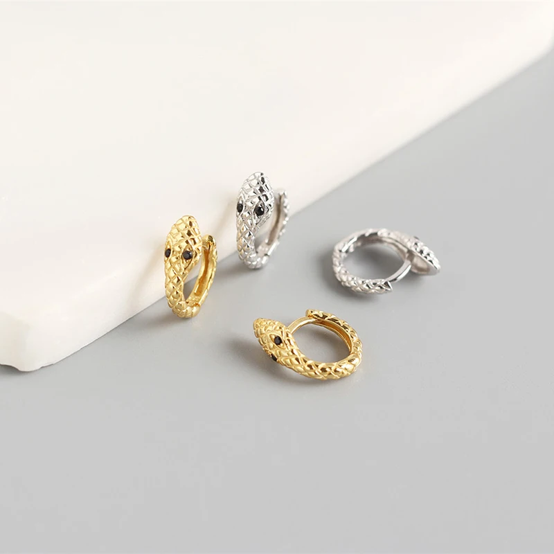 

Fashion Punk Short Snake Earrings Gold Color Personality Stud Earrings For Women Vintage Animal Broncos Female Jewelry Gift