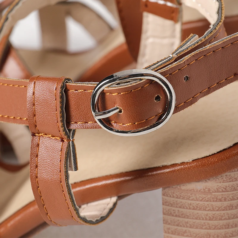 

Chic Sandales Women Casual Shoes Sandales Elegant Summer Retro Beach Bandage Sandals Sabot 2021 Sandales talons hauts