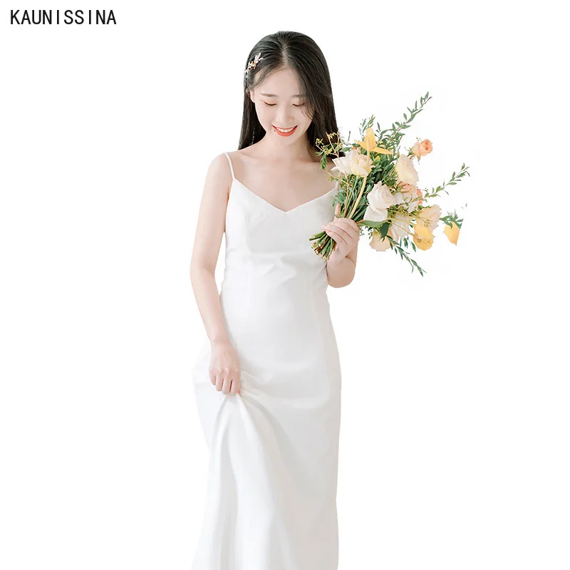 

KAUNISSINA Romantic Wedding Dresses V-Neck Spaghetti Strap Sleeveless Vintage Wedding Gowns Floor Length Simple Bridal Dress