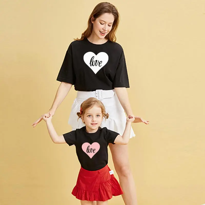 

Летняя одежда для мамы и дочки футболка с короткими рукавами белые топы с надписью «love» для мамы и дочки