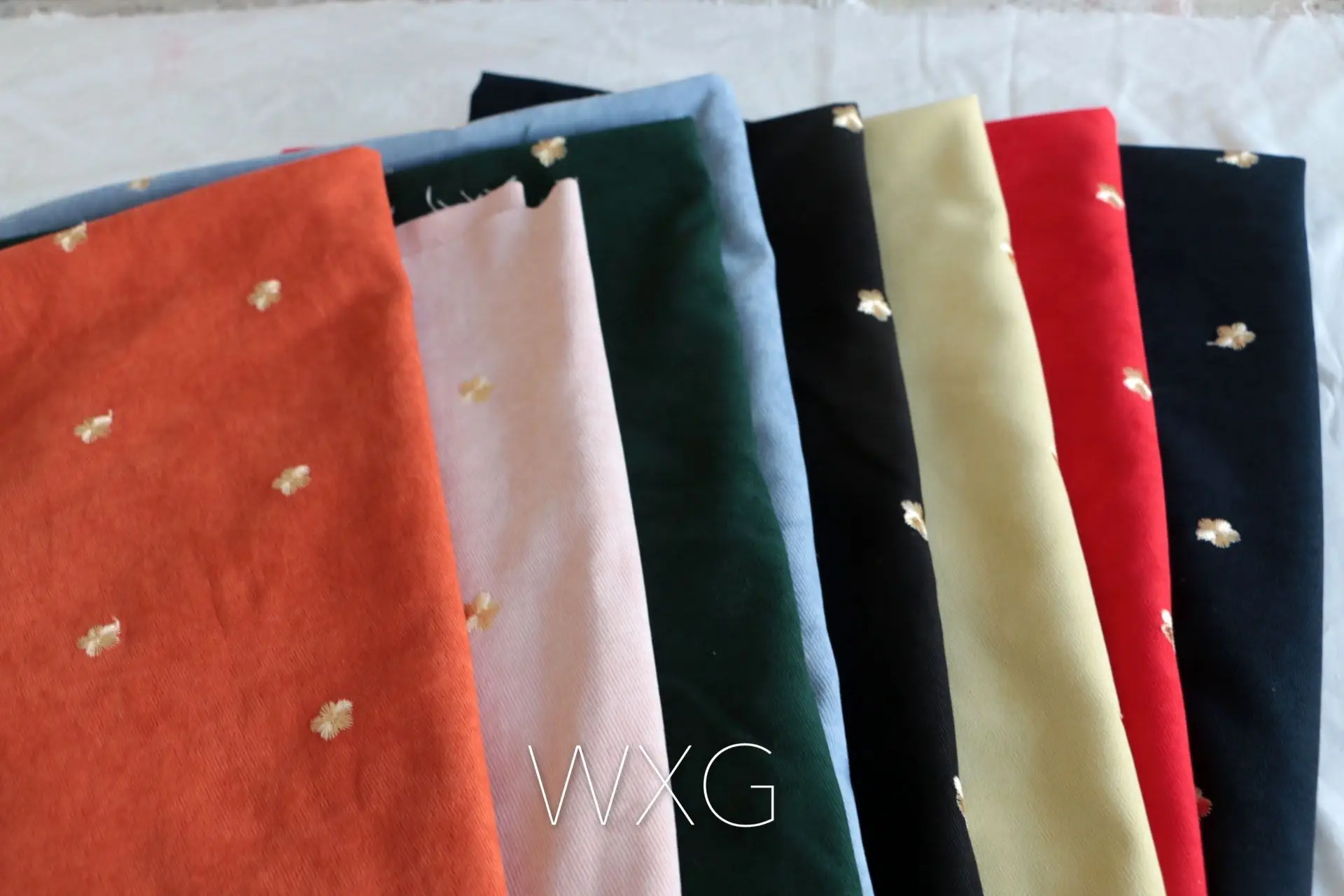 Красно-коричневый твиловый вельветовый мягкий вельвет с вышивкой против морщин