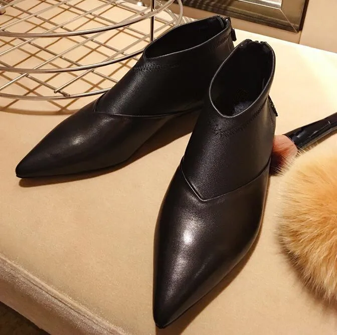 Женские замшевые ботильоны с острым носком короткие ботинки на плоской подошве