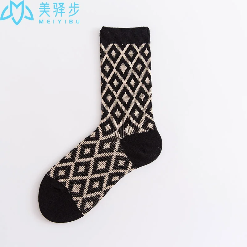 Female Socks Wholesale 10 PAIRS PER SET Autumn and Winter Retro Women Socks