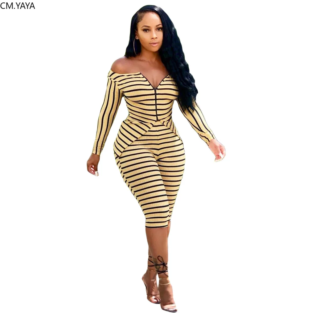 Осенний вязаный женский комплект в полоску с открытыми плечами на молнии длинным