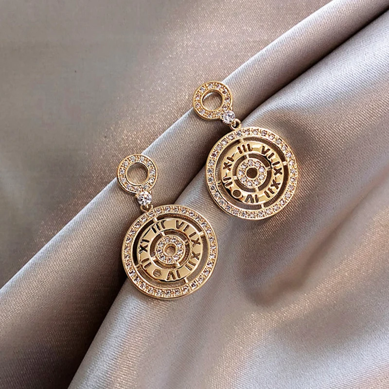 

Vintage Roman Numerals Round Dangle Earrings for Women Designer Creativity Luxury Jewelry Quality Inlay AAA Zircon S925 Needle