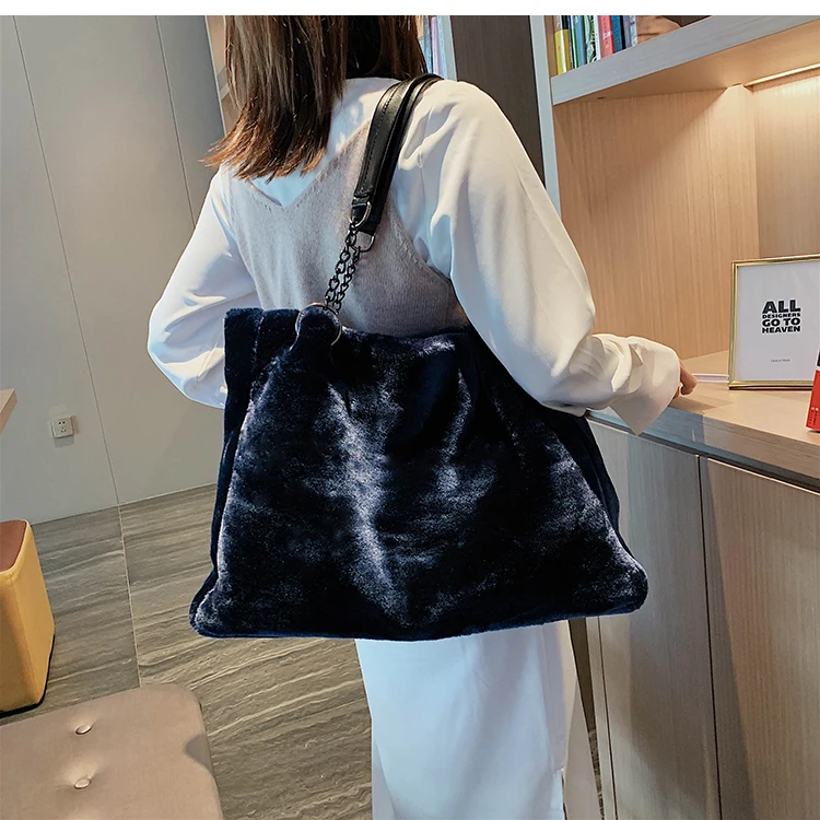 Original Brand Autumn And Winter Plush Shoulder Bag& Large Capacity Chain Tote Bag Width 49cm High 31cm Thickness 13cm
