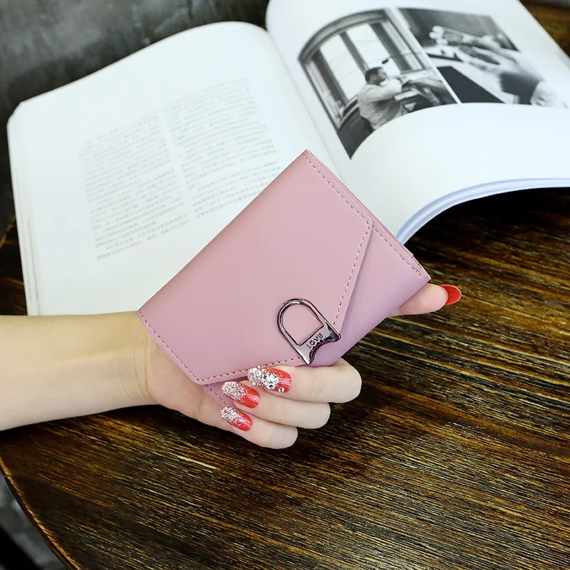 

Women's short wallet 2019 retro wild wallet women's crocodile pattern buckle wallet simple fashion ladies clutch Free shipping