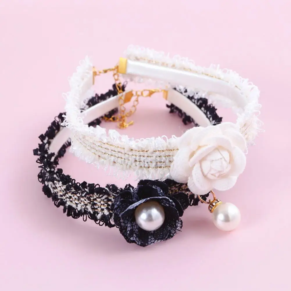 

Comfortable Faux Leather Beautiful Pet Collar with Bell for Holiday