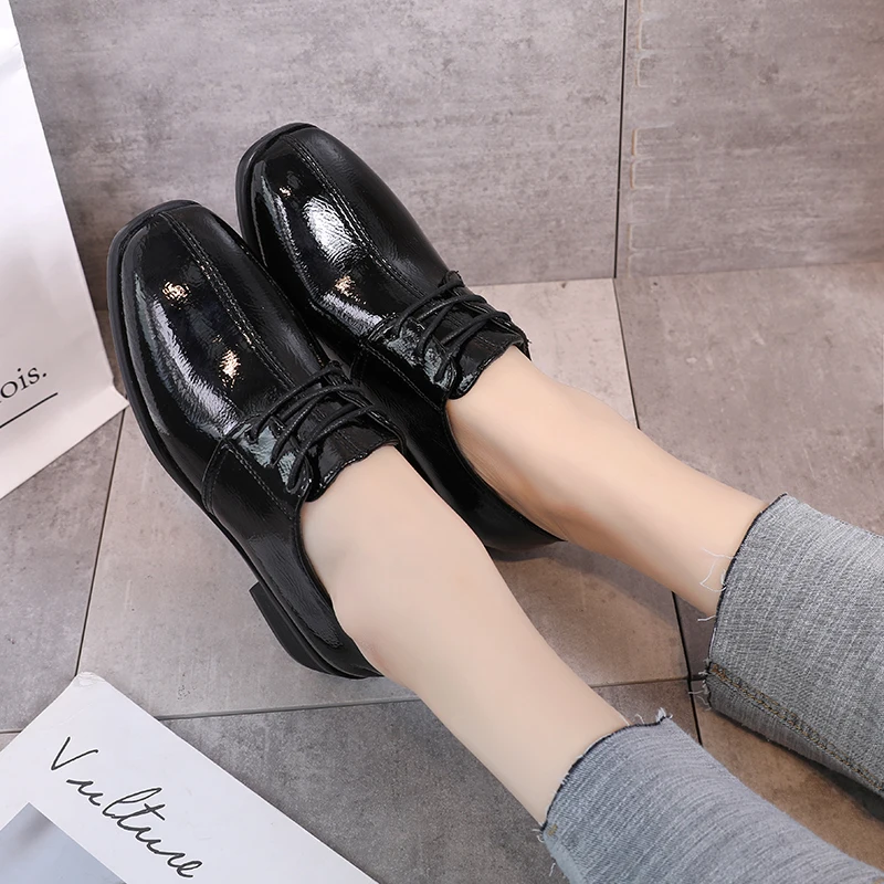 Повседневная обувь на шнуровке Новые модные женские туфли-оксфорды Женская Цвет