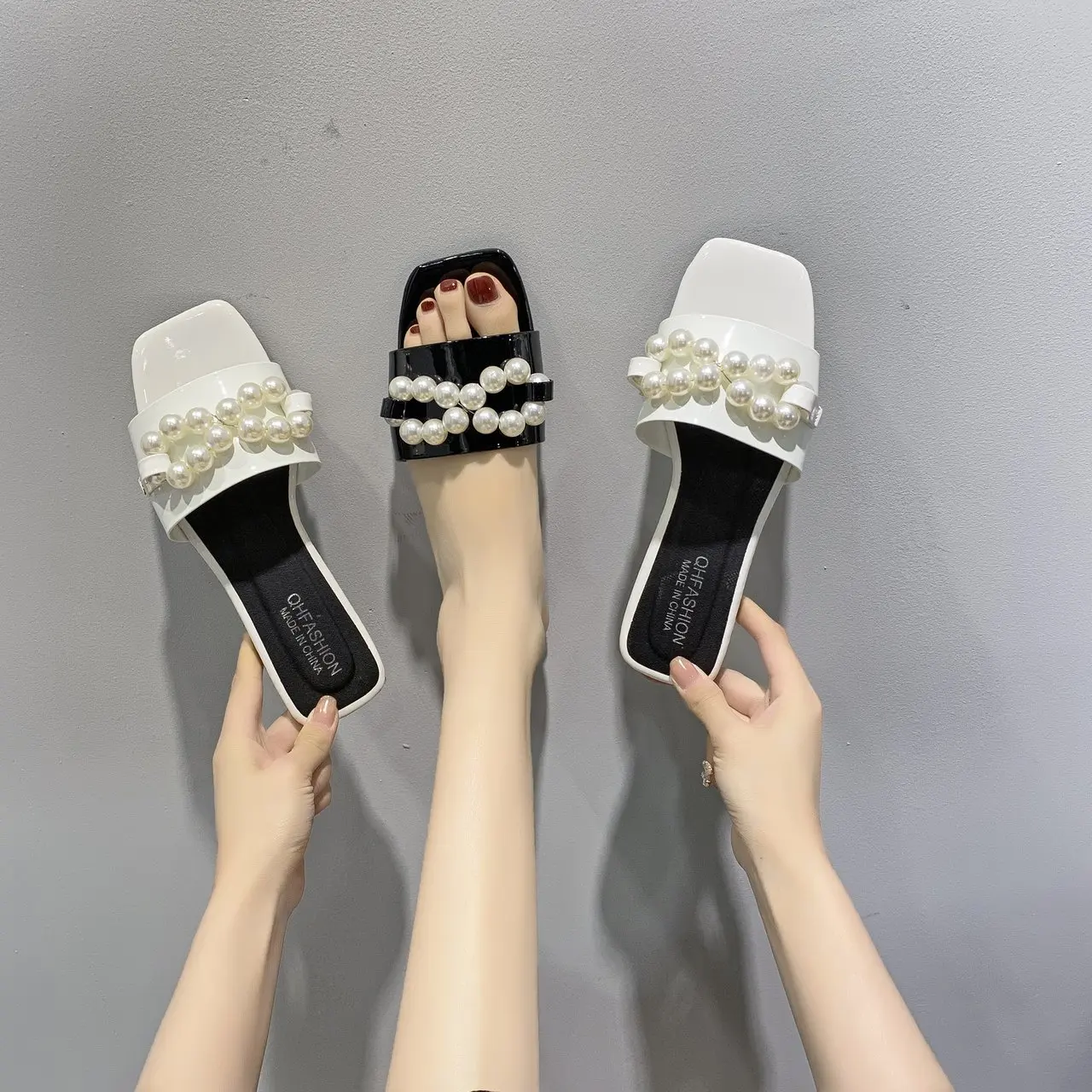 

Summer Flat Women's Slippers Pearl Women home Slippers Comfortable Female Sandals Buckle Women's Beach Shoes Moccasin Femme