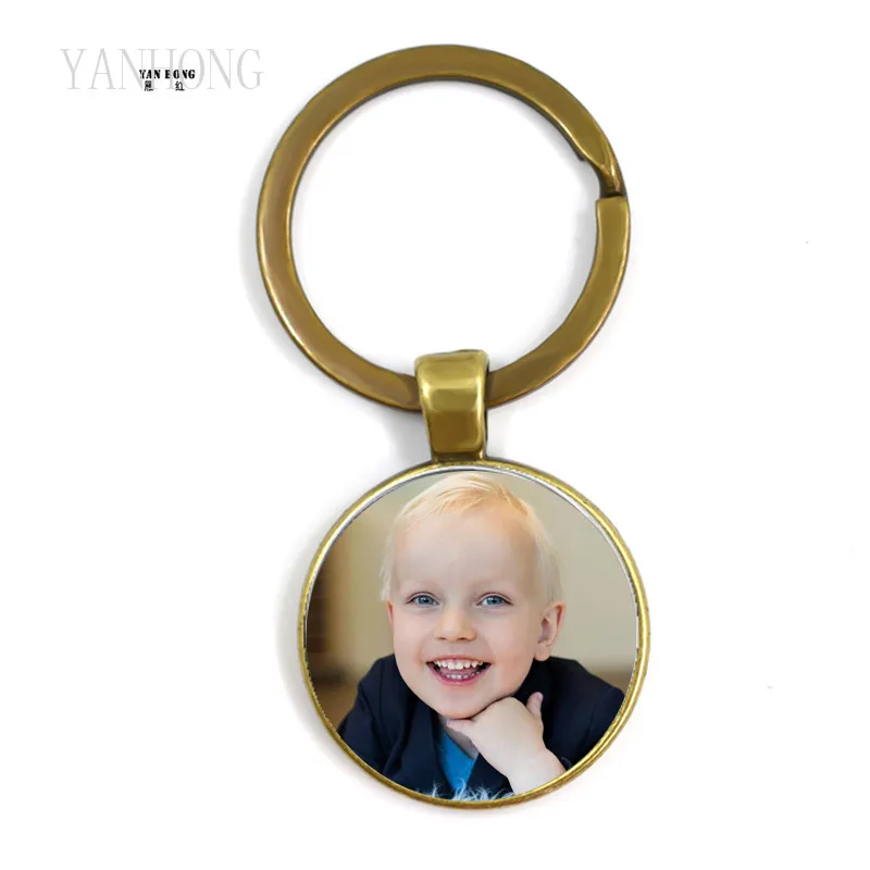 

Homemade key chain photo mother father child grandfather parents hand designed photo gift family anniversary gift