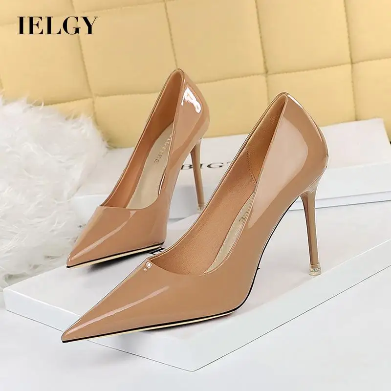 

IELGY simple OL looking leather high heels with low mouth and pointed toe