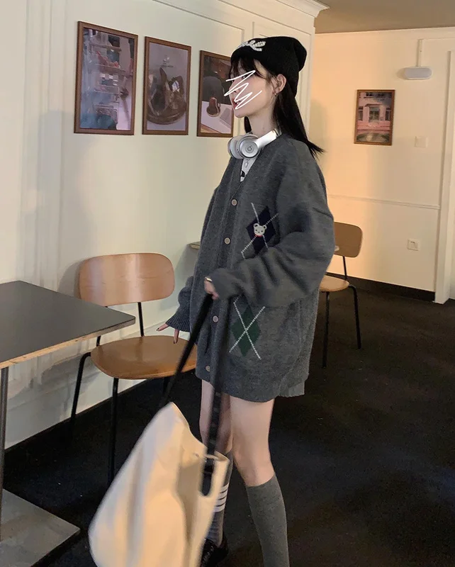 

Женский свободный свитер-пальто с воротником