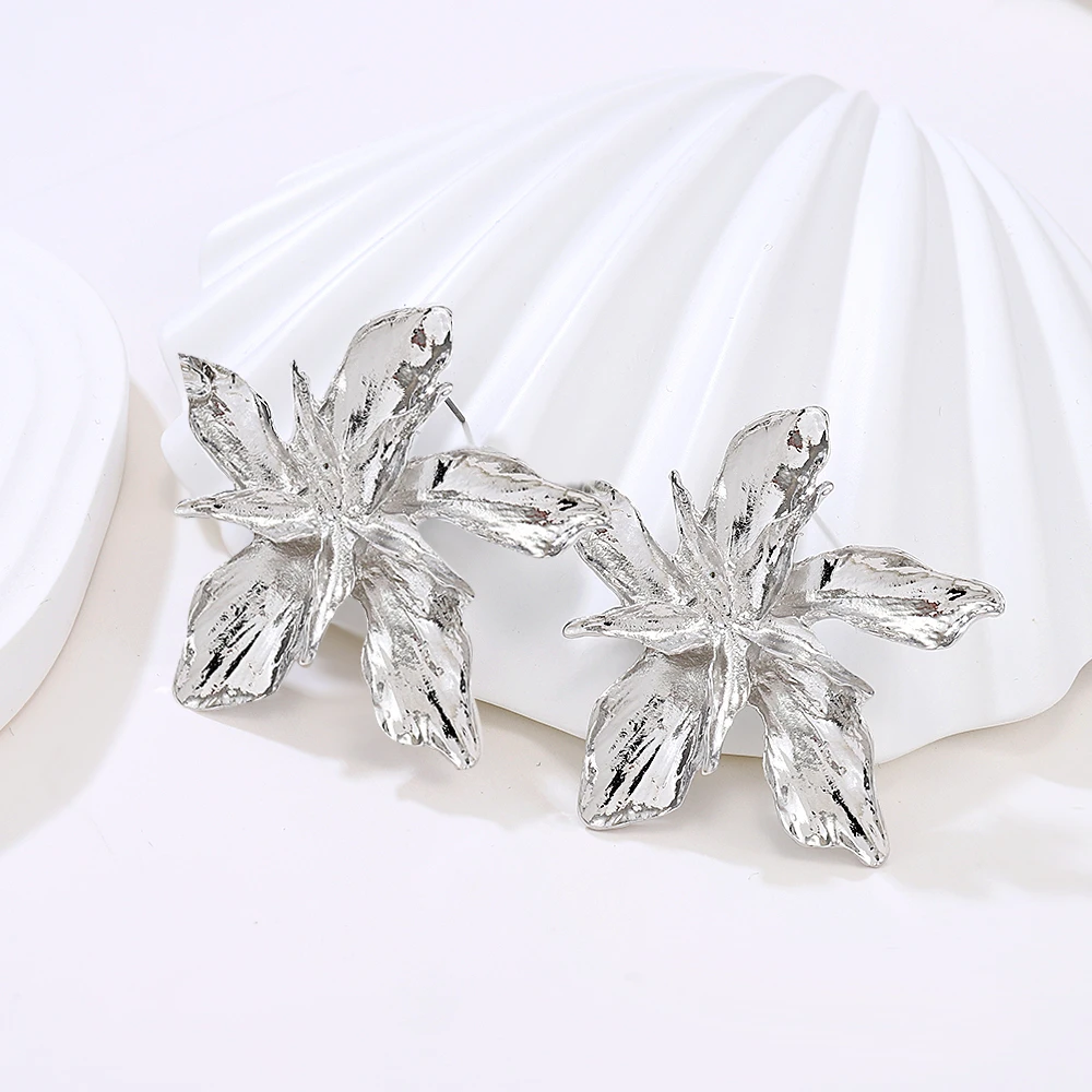 Европейская и американская мода Преувеличенные золотые серьги с большим цветком