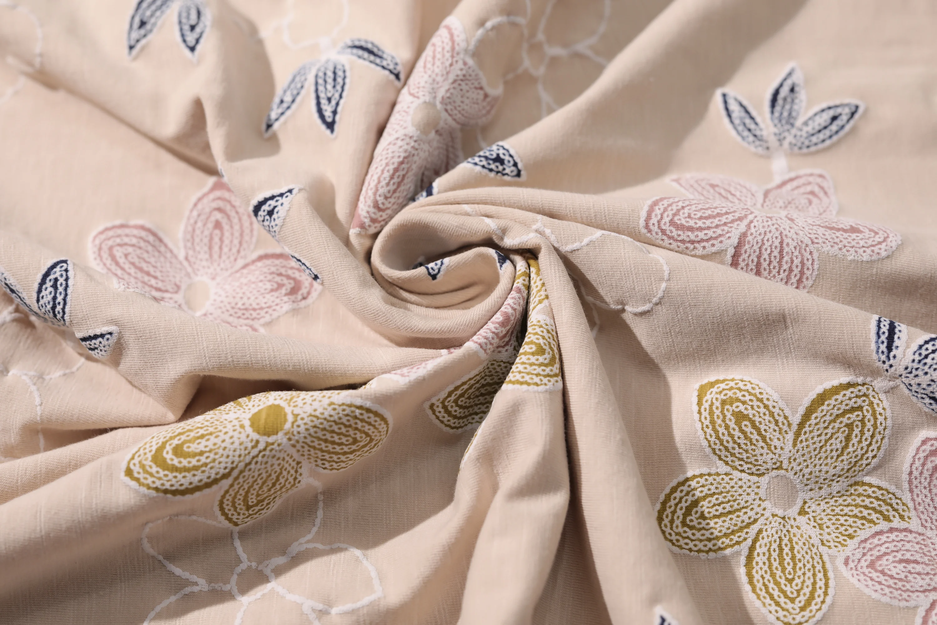 

Summer Large size Women's Short Sleeve T shirts Retro Embroidery Tee Tops Female t-shirt