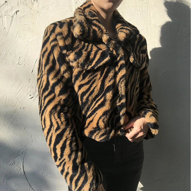Женская Шуба из искусственного меха с принтом зебры пушистая укороченная куртка