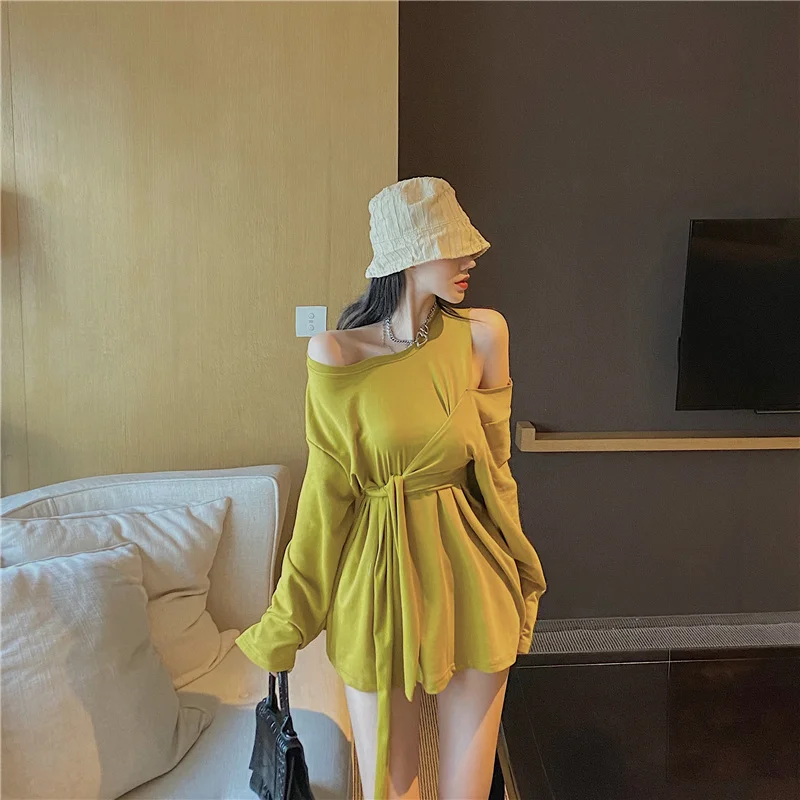 

Дизайнерский маленький размер с открытыми плечами