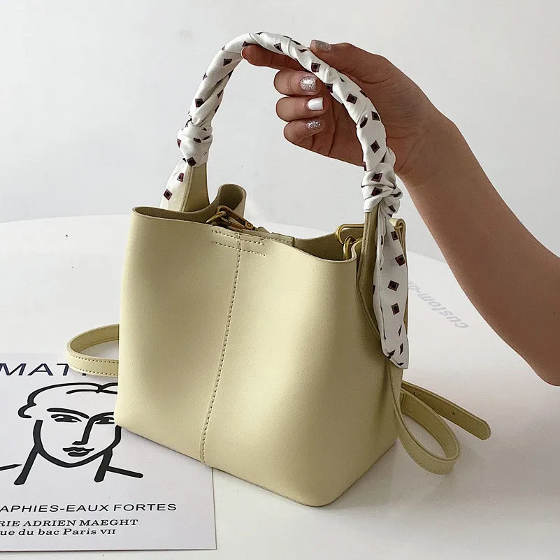 

Чистый красный шёлковый шарф сумка женская 2021 Новая мода высокого чувства Дикий Запад Стиль нишу на одно плечо сумка-мешок