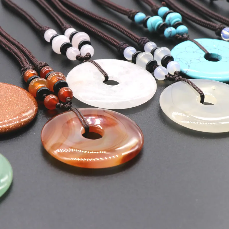 Ожерелье женское из натурального розового камня и красного оникса с безопасной