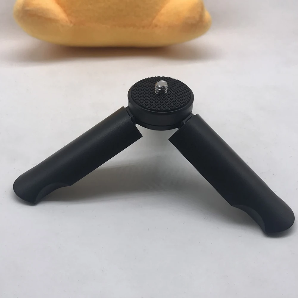 Easy Operation Accessories Mobile Phone Portable Base Handheld Mini Universal Live Broadcast Multipurpose Tripod Stand Holder