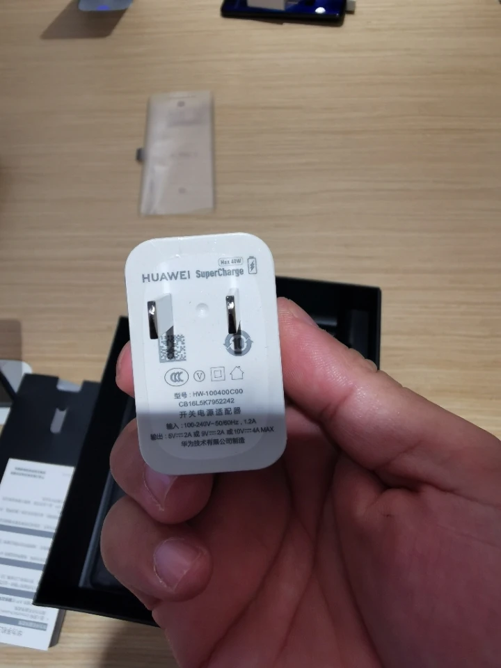 Мобильный телефон huawei mate 30 Pro Kirin 990 Android 10,0 6,5" 2400x1176 8 ГБ ОЗУ 256 Гб ПЗУ 40 Мп+ 40 Мп+ 32 МП 40 Вт зарядка IP68
