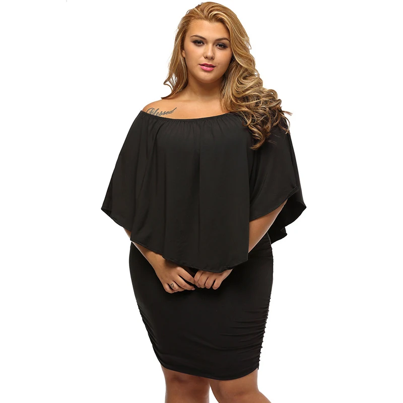 Женское облегающее мини платье без бретелек с вырезом лодочкой и оборками