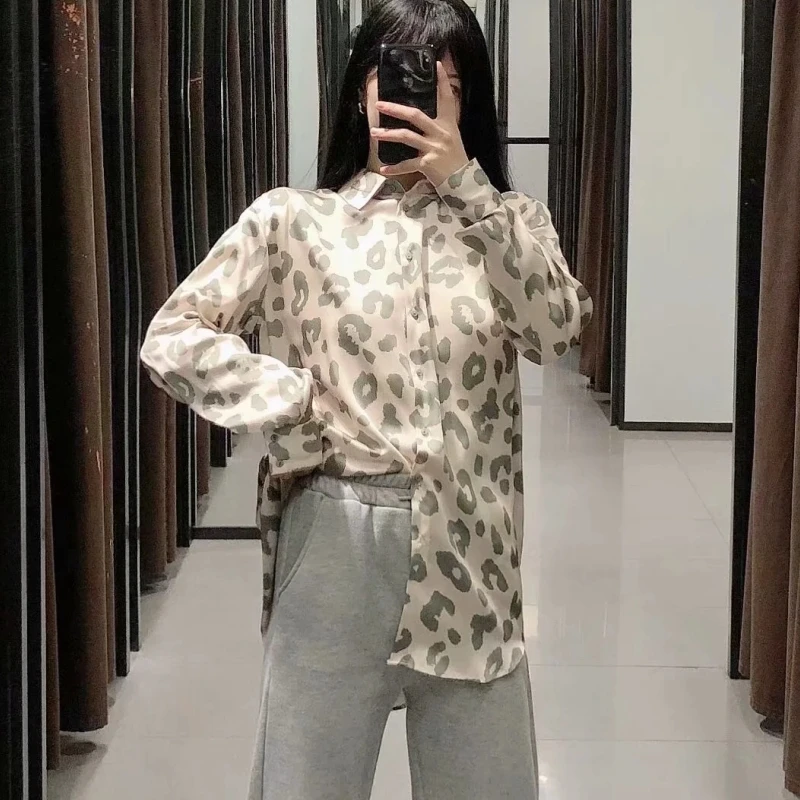 

Women Vintage Printing Satin Shirts Femme Turndown Collar Long Sleeve Blouse Casual Lady Loose Tops Smock Blusas S7850