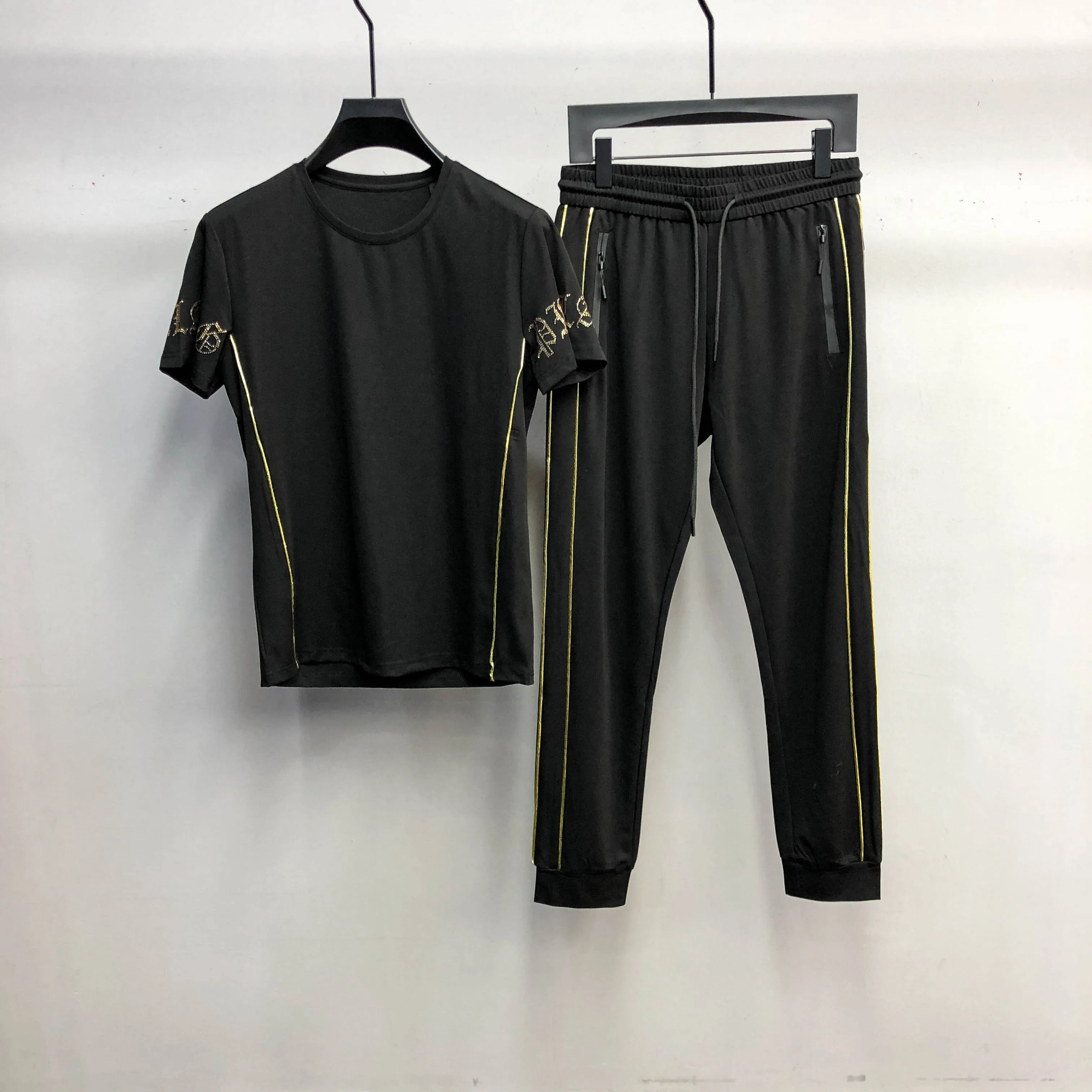 

Men's summer 2021 new suit fashion Phnom Penh cuffs hot drill crew neck short sleeve pants two piece set sports fashion