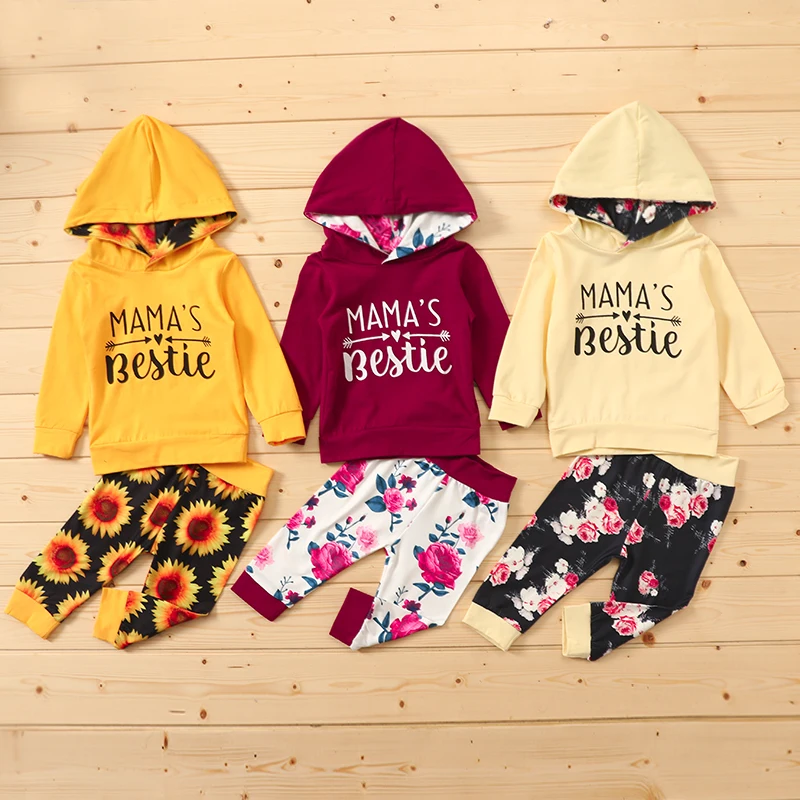 

Свитшот с капюшоном и длинными рукавами для новорожденных мальчиков и девочек с буквами топы и длинные брюки с цветочным принтом комплект д...