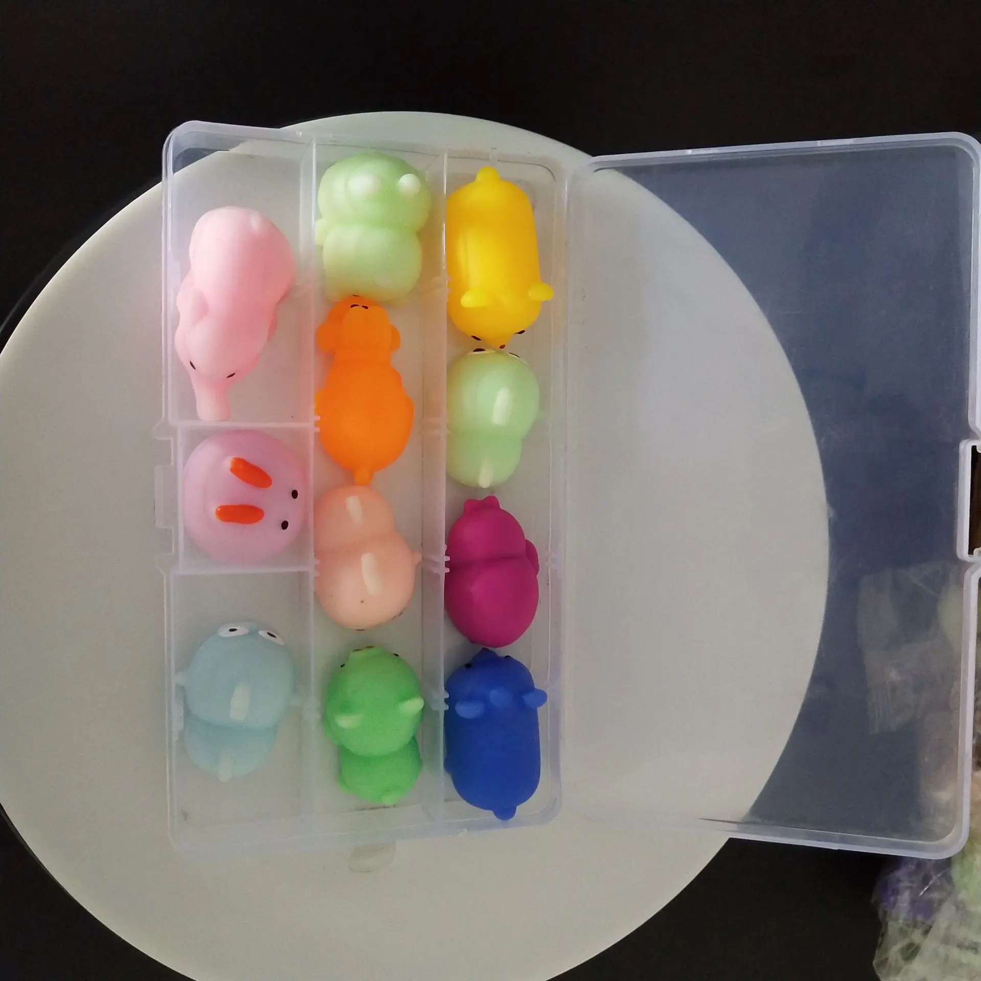 Миниатюрный Сжимаемый мяч для снятия стресса меняющий цвет милые животные мочи