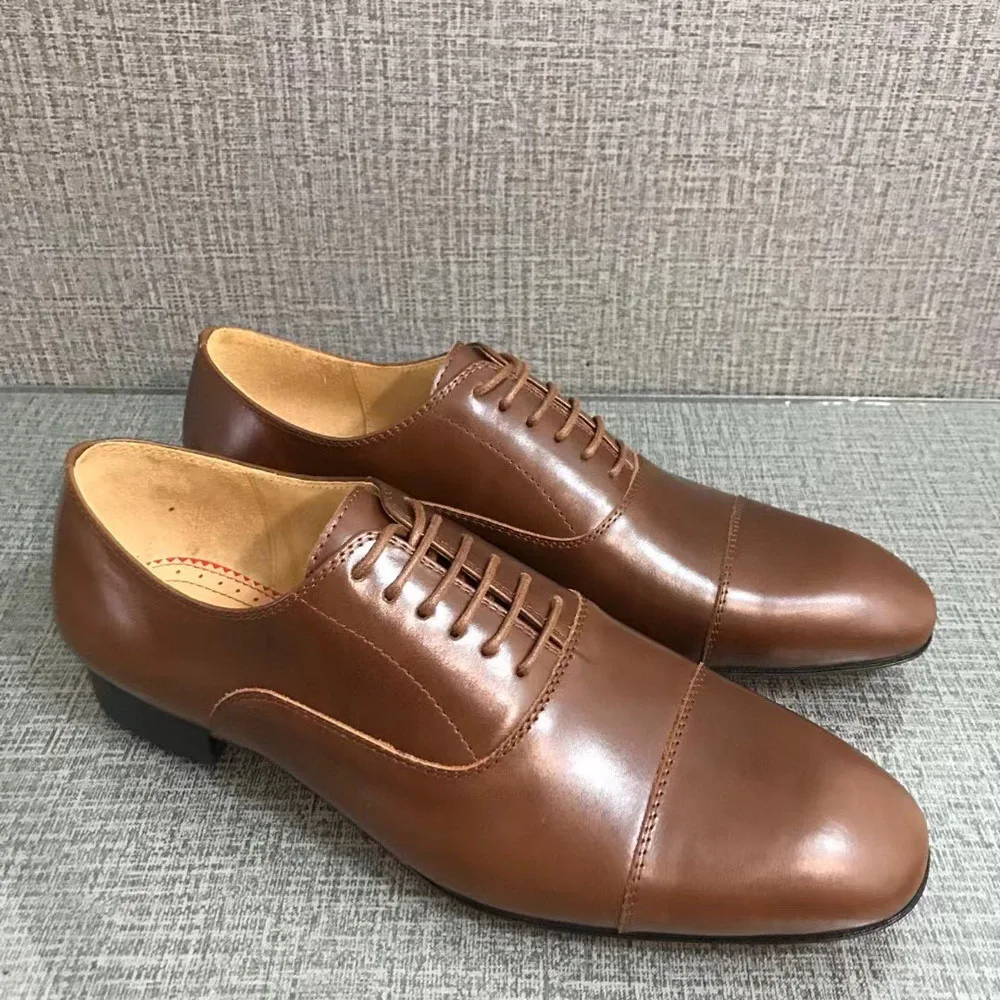 

Туфли мужские из натуральной кожи, однотонные коричневые брендовые классические туфли на низком каблуке, с металлическими заклепками, с кр...