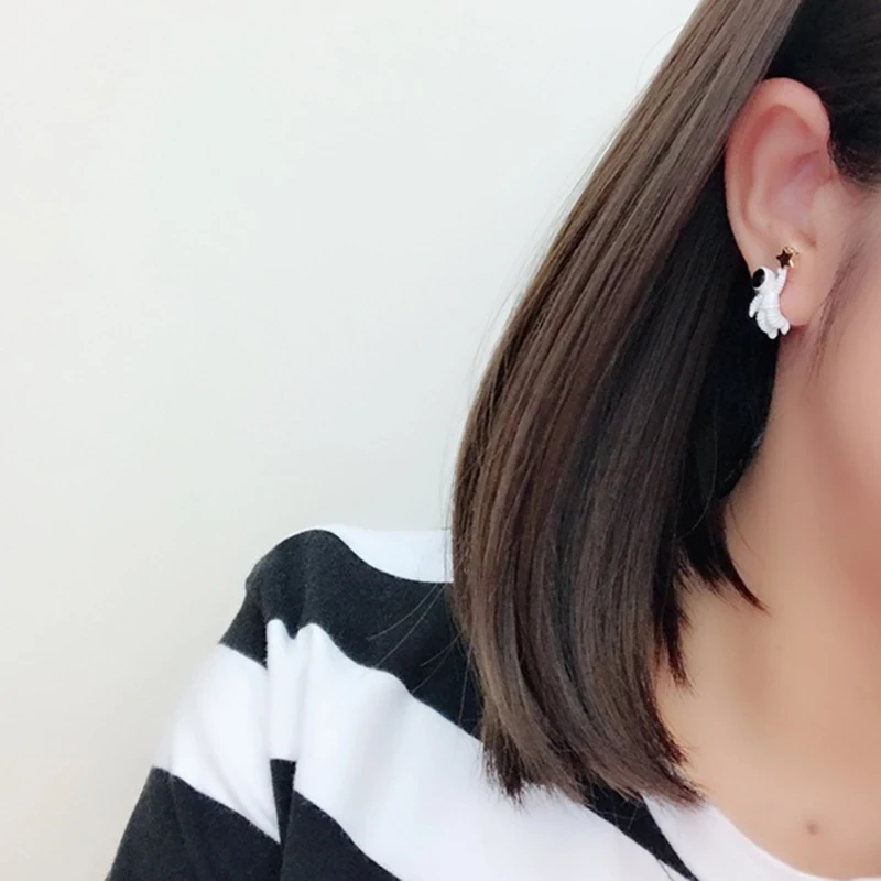 

Trendy Cosmic Planet Astronaut Stud Earrings For Women White Spaceman Metal Gold Star Earring Brincos Fashion Jewelry Z4P166