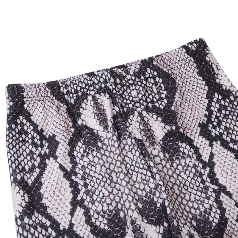 Женский костюм из двух предметов спортивный со змеиным принтом с высокой талией