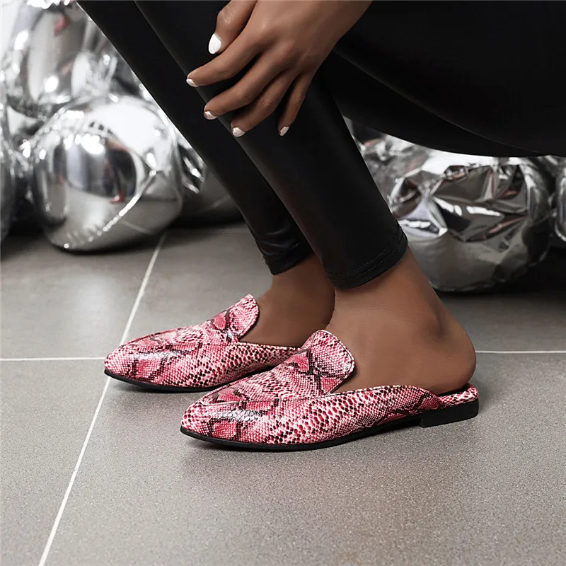 Женские босоножки на квадратном каблуке FEDONAS вечерние с острым носком лето