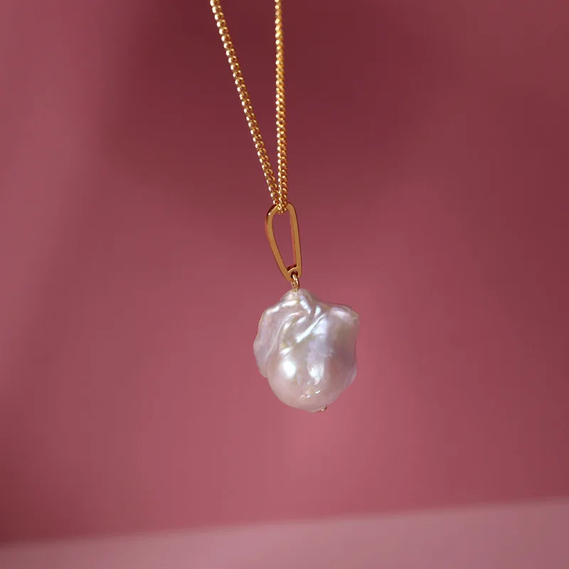 

Fashionable Baroque Shaped Pearl Pendant Necklace Women's Simple Atmosphere All-match Metal Long Necklace