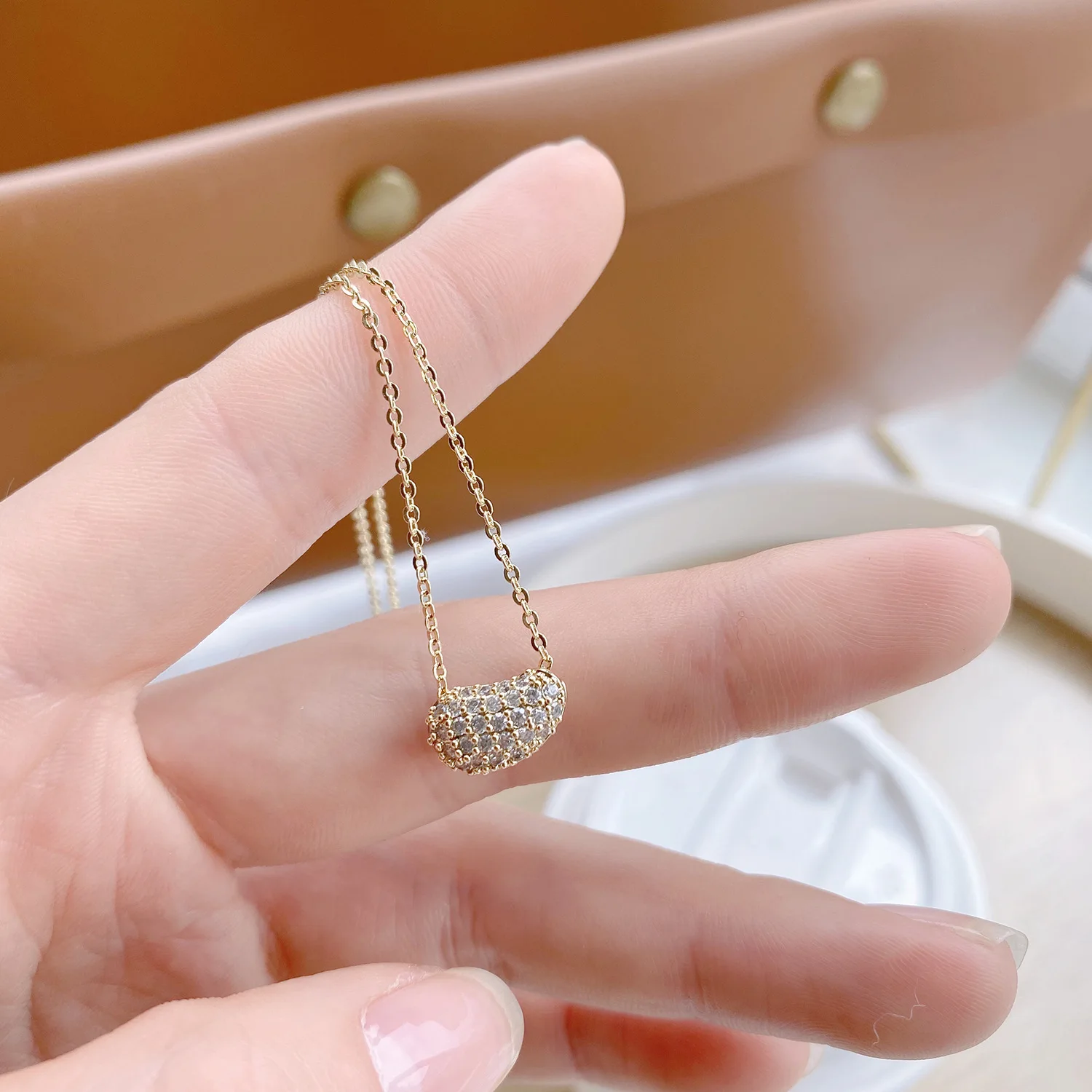 

Elegant Exquisite 14K Real Gold Simple Peas Cubic Zircon Sparkling Exquisite Clavicle Chain Necklace for Women