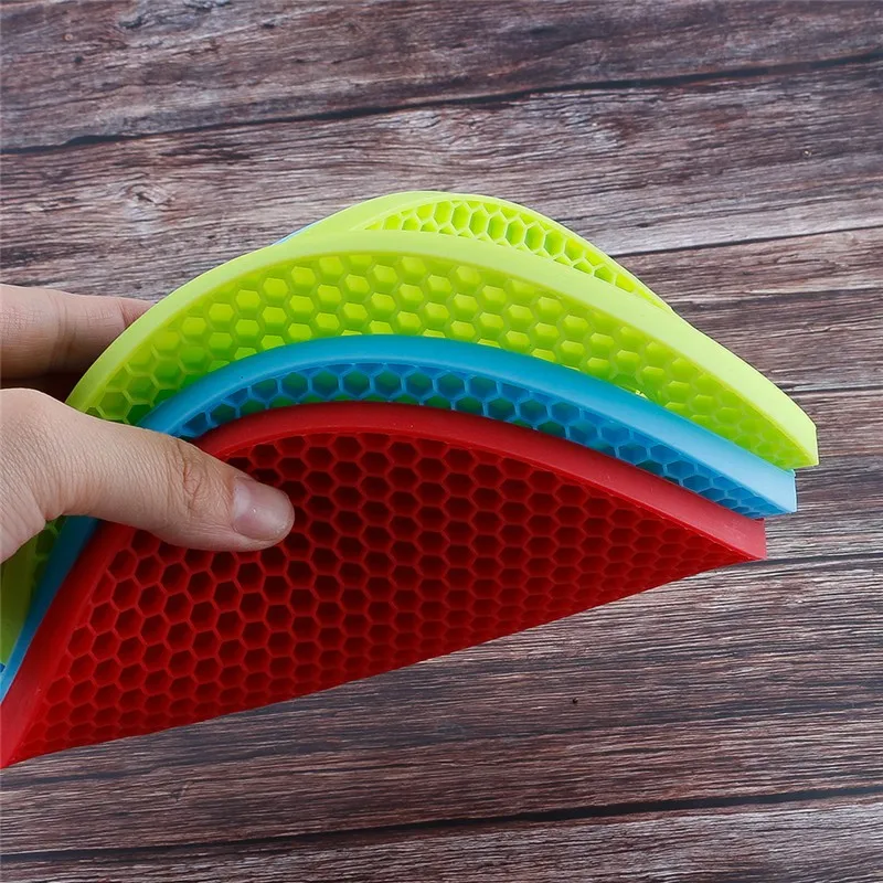 

1pcs Multifunctional Round Heat Resistant Silicone Mat 18*18CM Non-slip Pot Holder Drink Cup Coasters Kitchen Accessories Gadget
