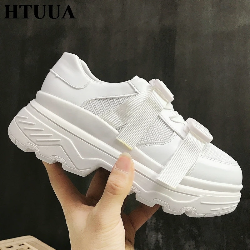 HTUUA/модные кроссовки на плоской платформе с дышащей сеткой; женская обувь из Вулканизированной Ткани; Цвет черный, белый; повседневная обувь на толстой мягкой подошве; SX2290