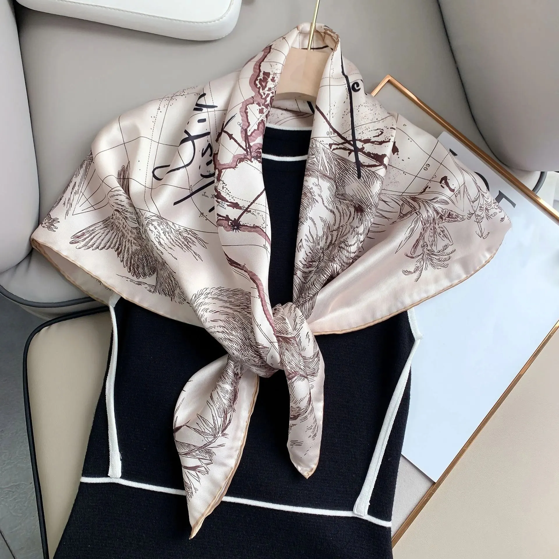 

Fashion 2021 Hand twill silk square scarf silk gift New woman Printing headscarf high quality Shawl Wraps Bandana Hijabs Scarves