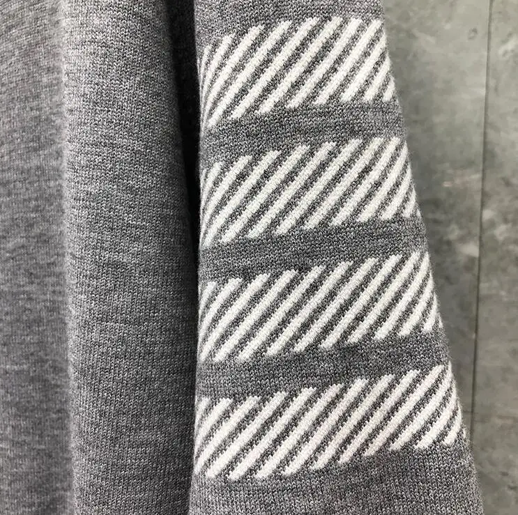 

2021 Fashion TB THOM Brand Sweaters Men Women Slim O-Neck Cardigan Clothing Striped Wool Back Dolphin Pattern Winter Casual Coat