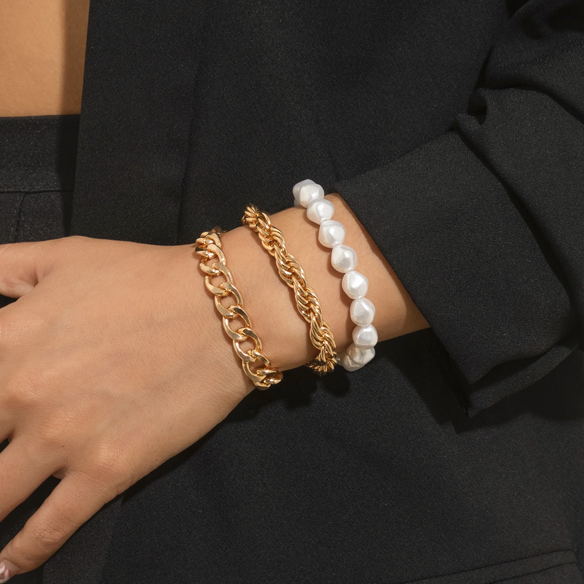 

Ingemark Kpop 3Pcs Irregular Baroque Pearl Chain Bracelets Set on Hand for Women Vintage Cuban Twisted Link Wild Bangles Jewelry