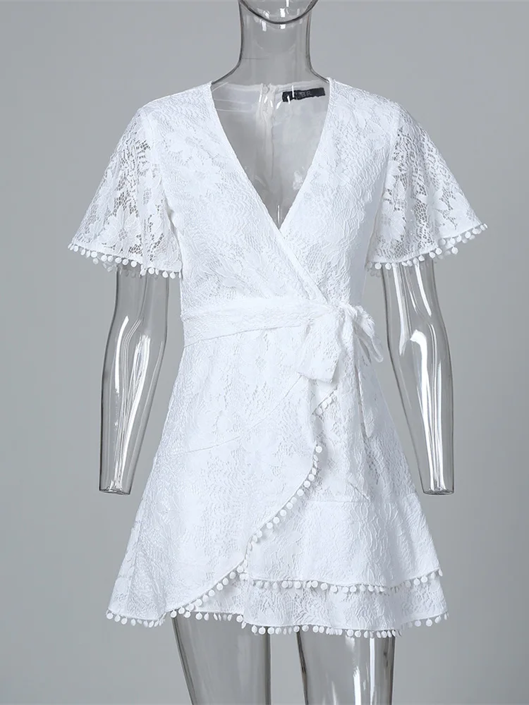 Вязаное кружевное платье с оборками осеннее женское белое мини-платье v-образным