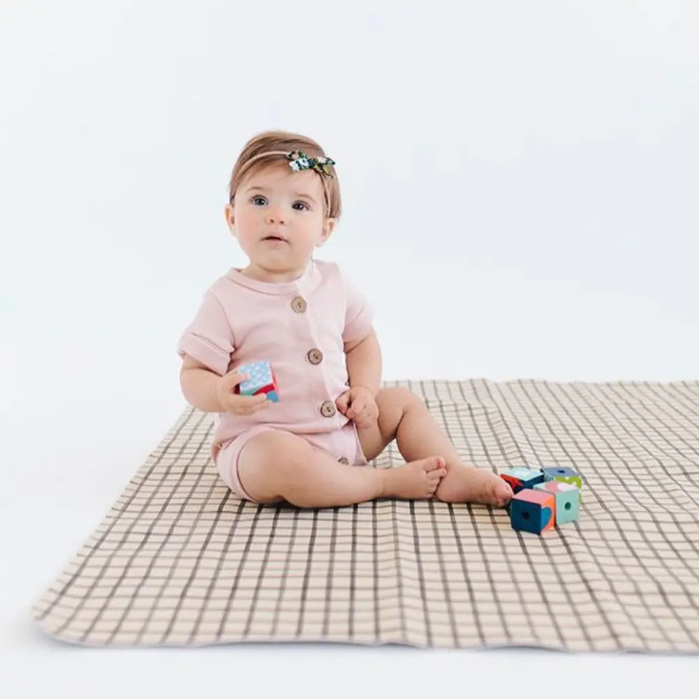 Комбинезон ярких цветов с пуговицами и открытой строчкой для детей от 6 до 24