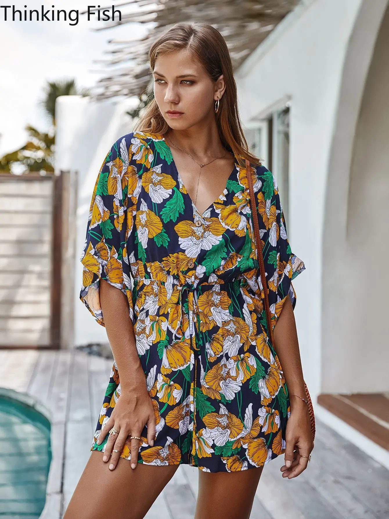 

Женский пляжный комбинезон с коротким рукавом и V-образным вырезом