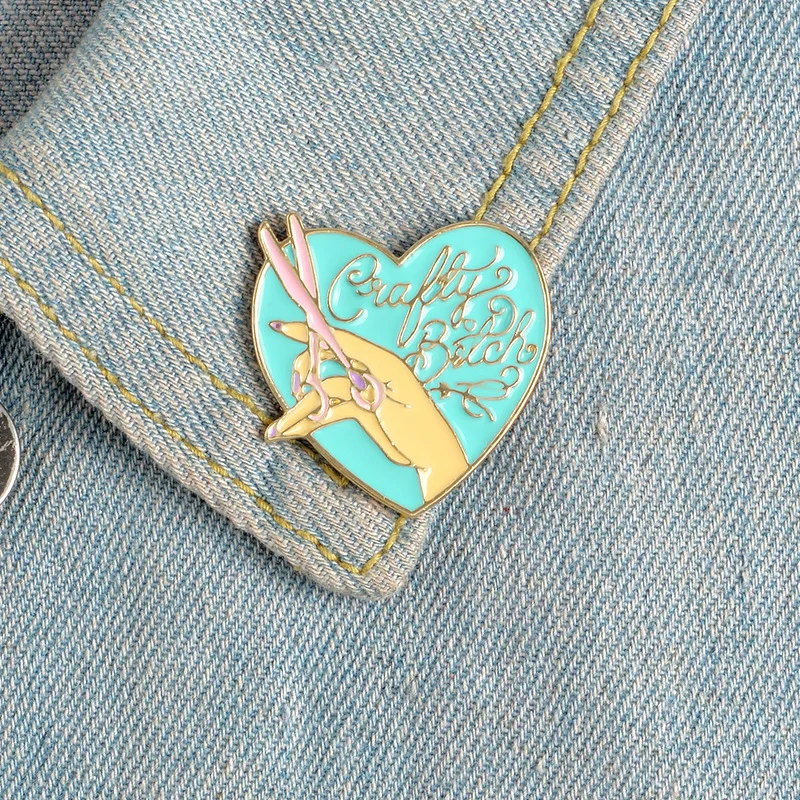 Personality Crafty Bch Enamel Pins Heart Shape Brooches Shirt Backpack Pink Scissors Button Badge Jewelry Gift for Friends | Украшения и