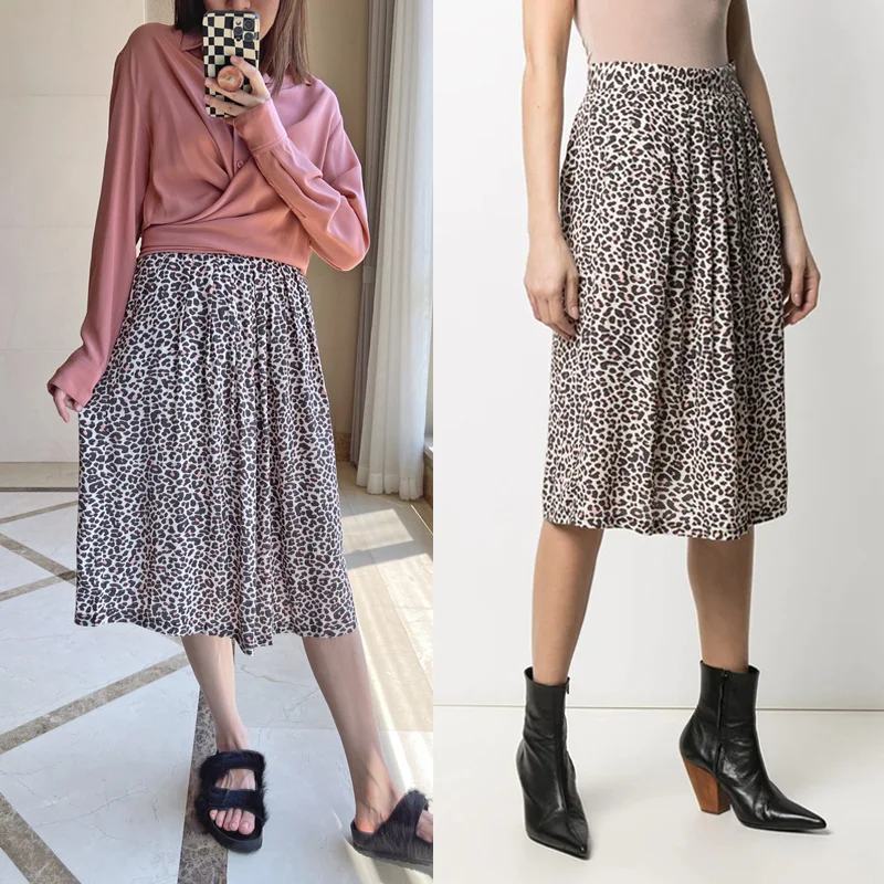 

Women Skirt Grey and Pink Leopard Print Draped Balmy Skirt