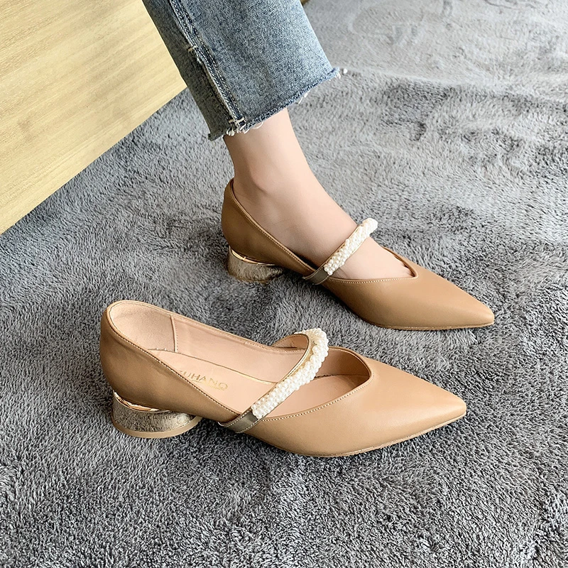 Женские туфли на низком каблуке универсальные повседневные кроссовки с острым